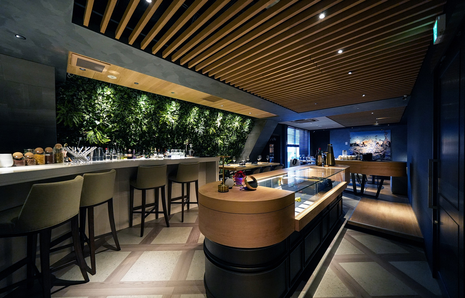 BAR FIVE Arrows 店内写真