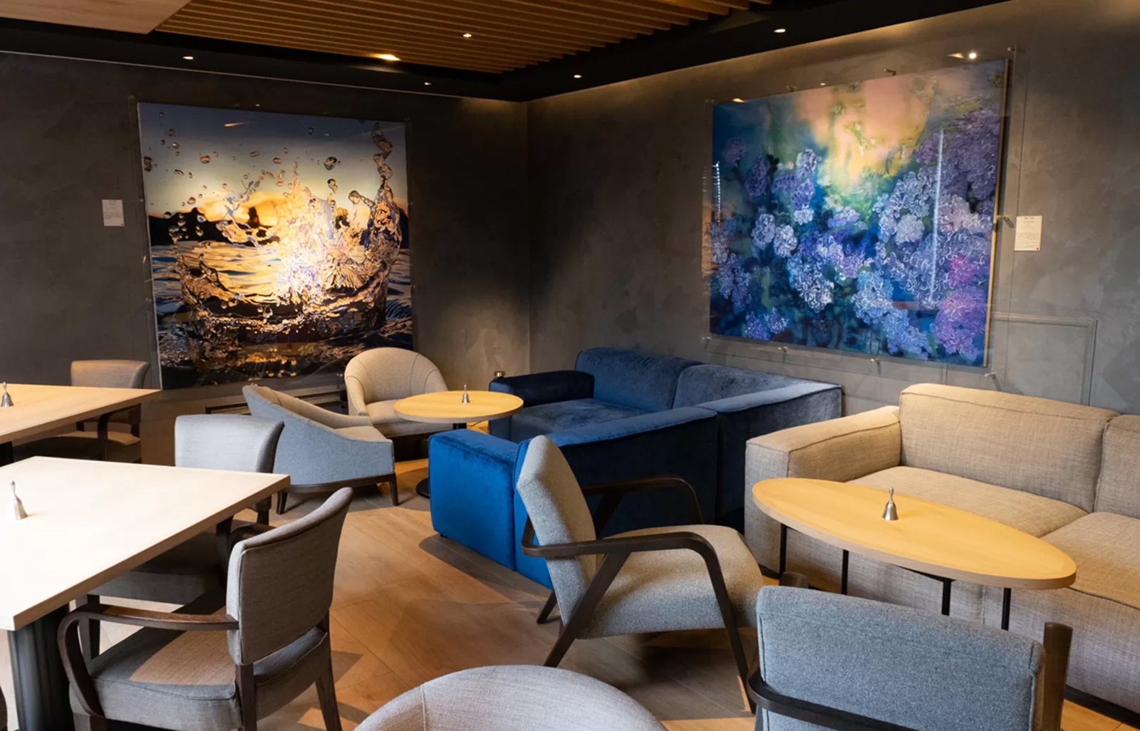 BAR FIVE Arrows 店内写真